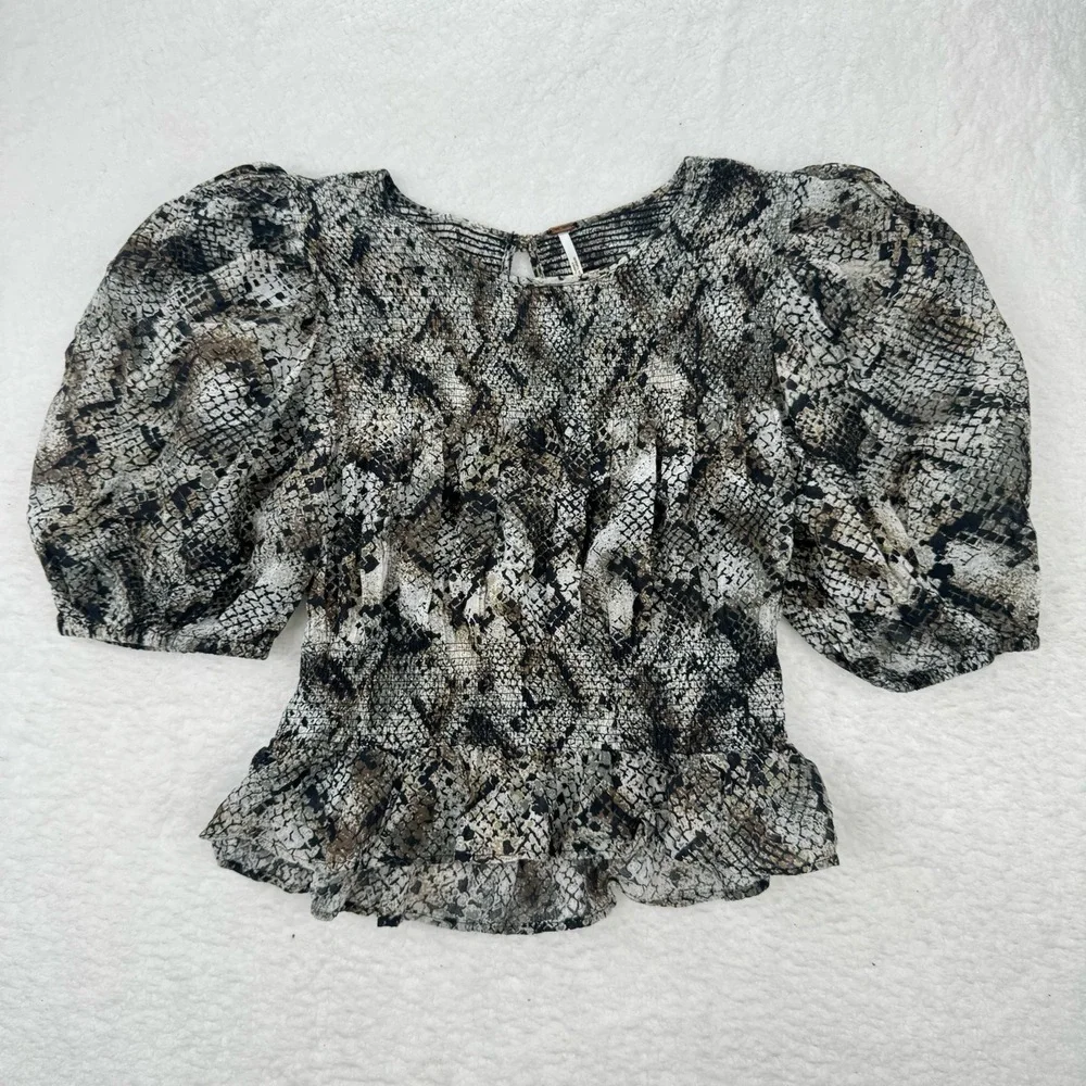 Free People Gray XOXO Blouse Snake Print Puff Sleeve Smocked Crop Top Small NWOT